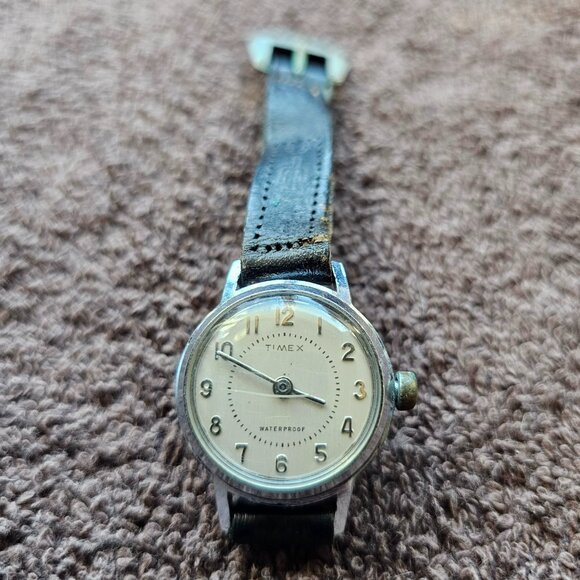 old Timex watch - Picture 3 of 8